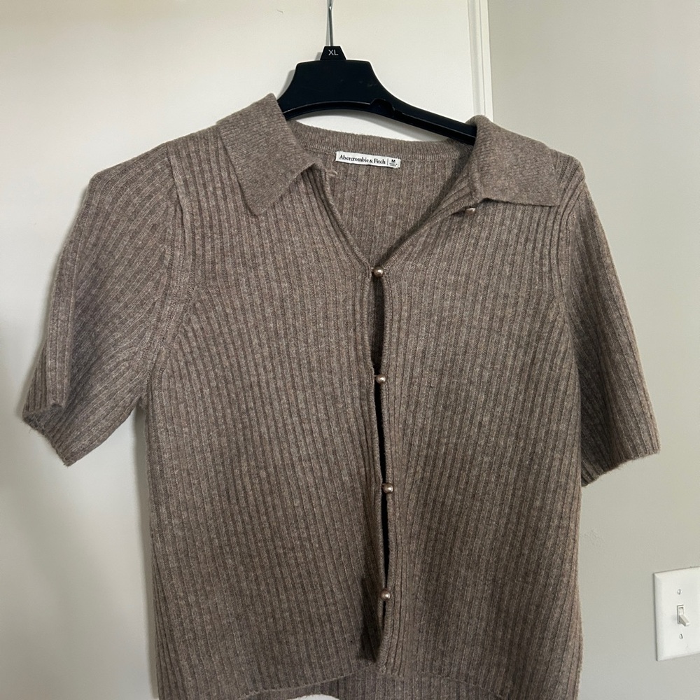 Abercrombie & Fitch Ribbed Short Sleeve Button Cardigan - Taupe